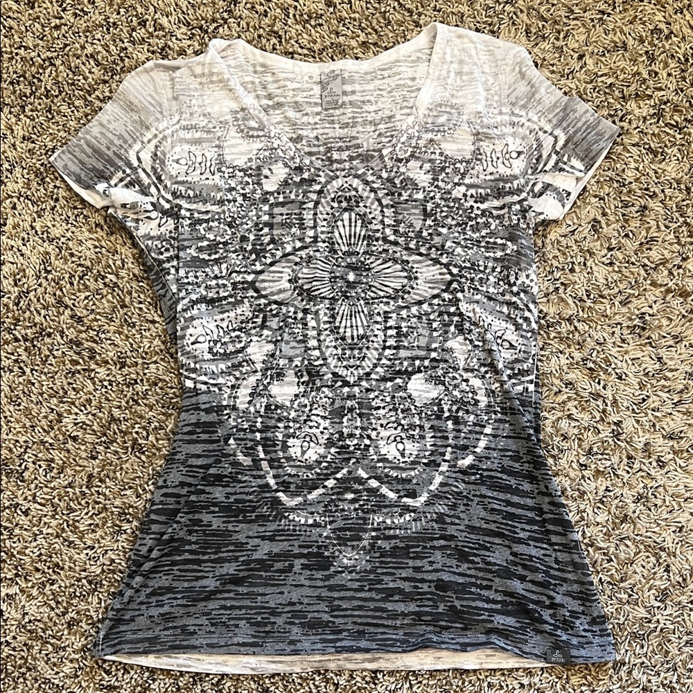 Prana Gray and White Patterned Tee